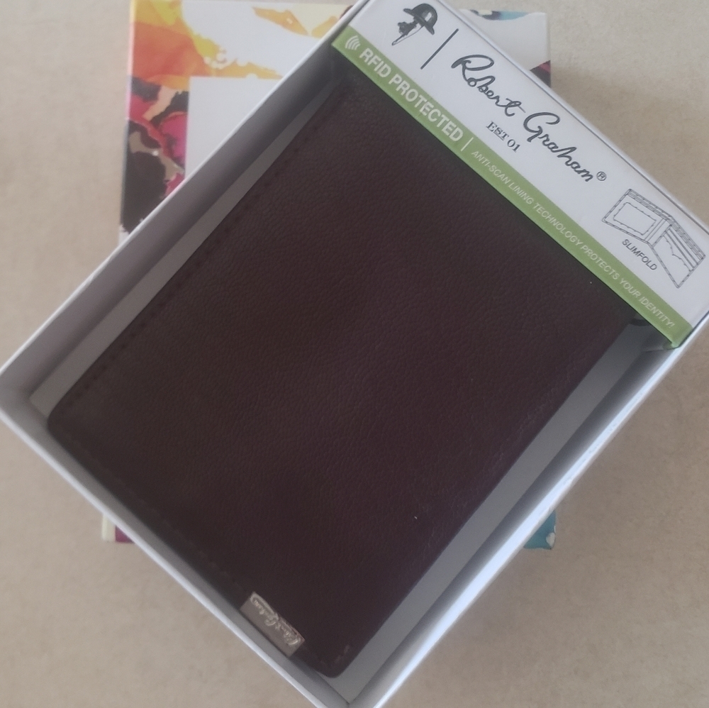 NEW! ROBERT GRAHAM Men's Designer Leather RFID Protected Bi-Fold Wallet.